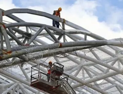 安全防墜器保障建設(shè)者提前完成常德高鐵站站房施工任務(wù)